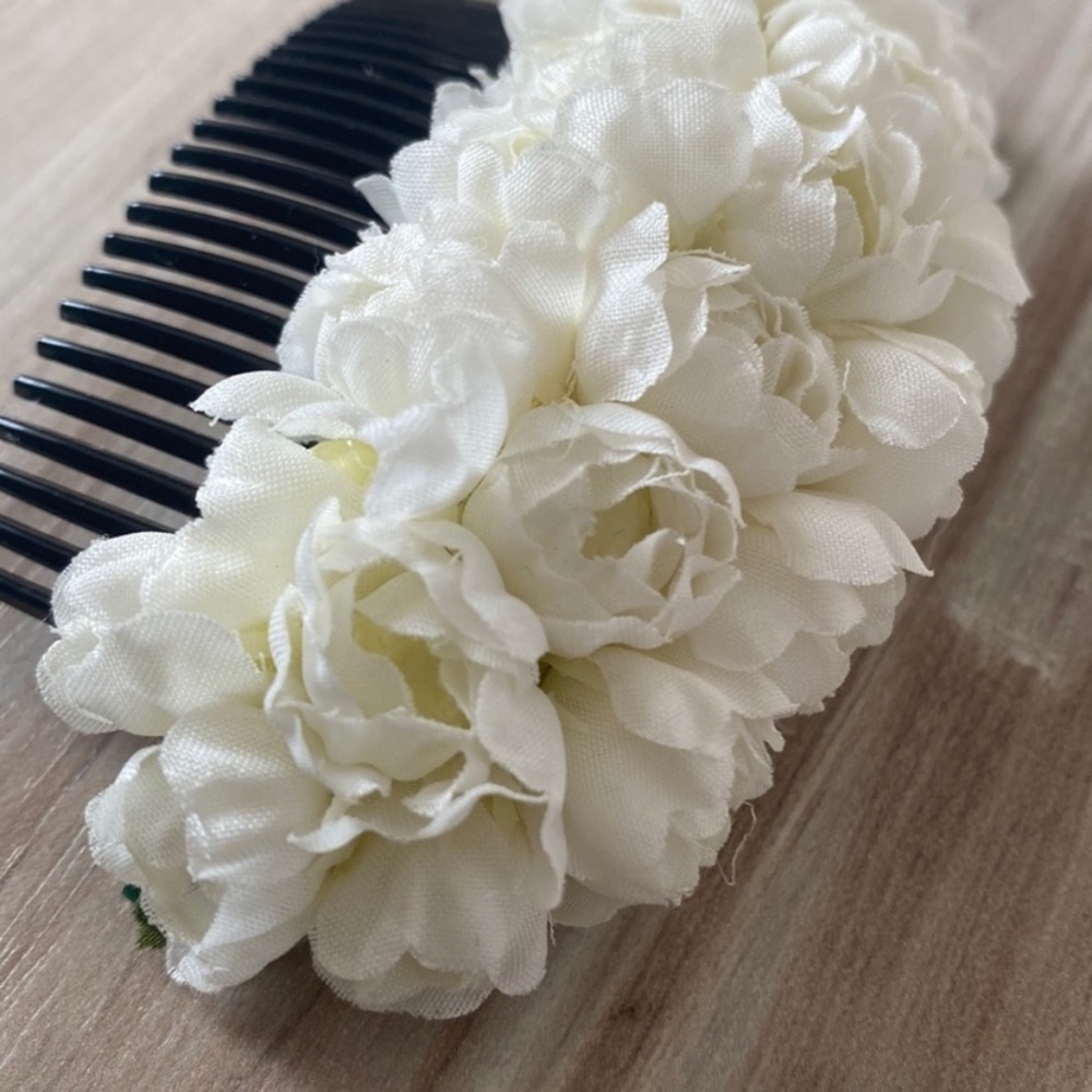 Pikake Flower Hair Comb